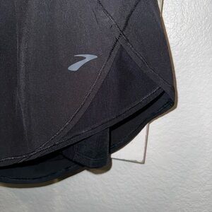 BROOKS Black Tie Waist Lined Running Shorts Layered Size Large Zip Pocket